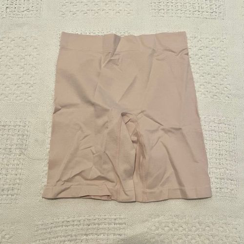 Vanity Fair Radiant light smoothing slip short shaper large 7 BC 4632 - $25  New With Tags - From Patricia