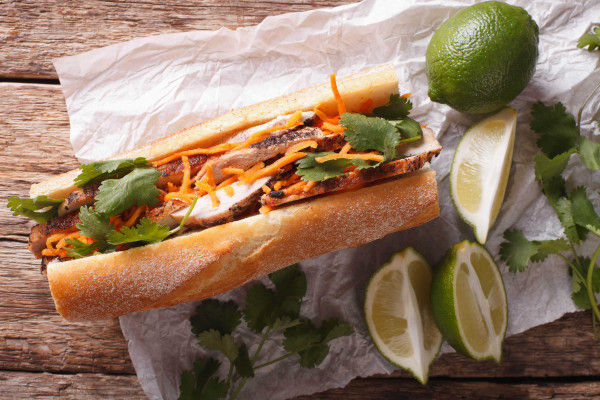 B1. BANH MI GA NUONG / 烤鸡