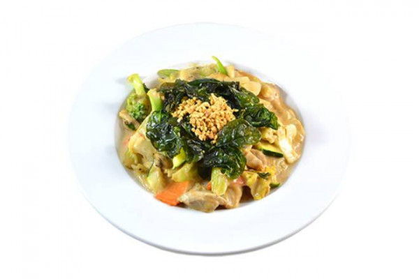 Poulet avec une sauce aux arachides / Chicken with Peanut Sauce