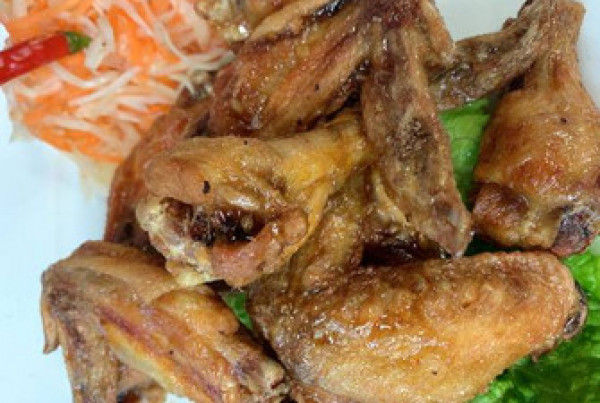 E6: CÁNH GÀ CHIÊN MẮM - Ailes de poulet BBQ