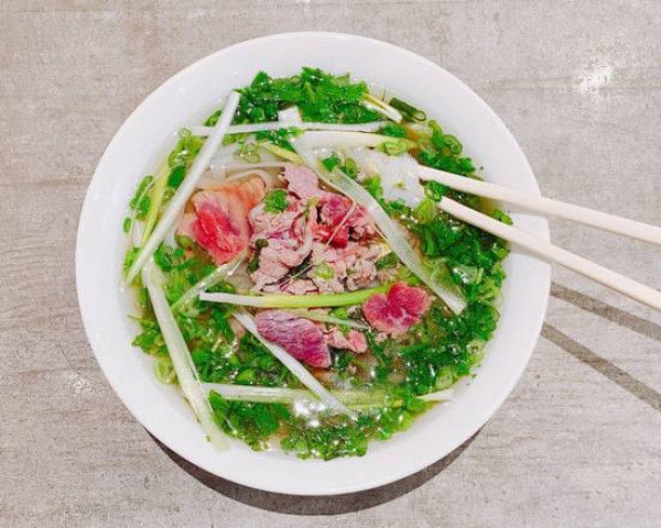 P1. Phở Tái /Soupe tonkinoise au boeuf saignant.