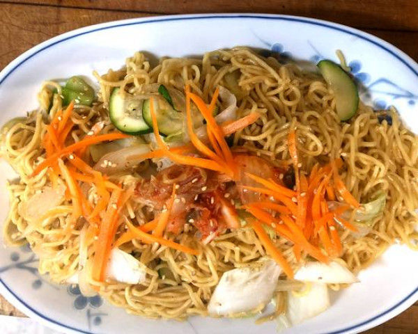 N1. Chow mein aux légumes / Chow mein with vegetables