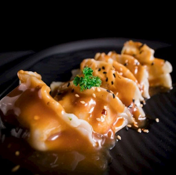 Raviolis à la sauce d'arachide