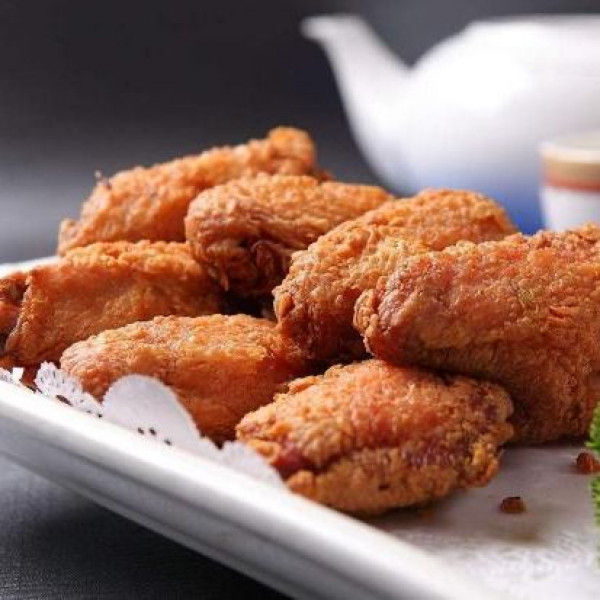 8. Salt and Pepper Fried Chicken Wings (8 pcs)