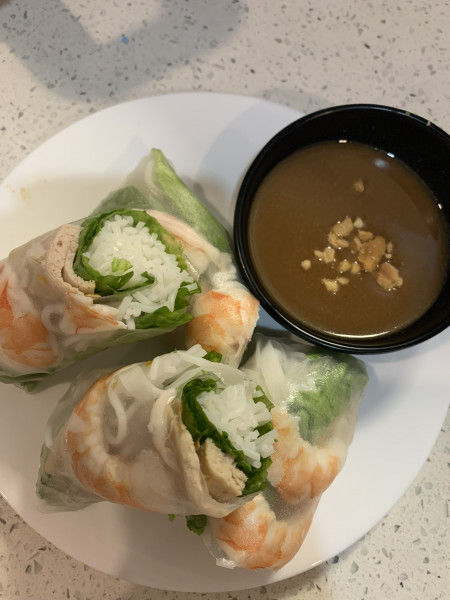 A2-A. Fresh Salad Rolls -春卷配蝦同卷-Gỏi Cuốn Mặn (2 PCS)