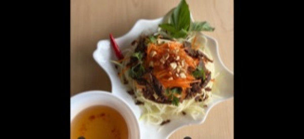 A12. Papaya Salad w beef jerky-木瓜沙律配牛肉乾-Gỏi Đu Đủ Khô Bò