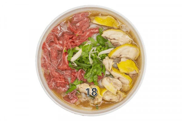P17. Chopped Free-Range Chicken Pho-緊雞 pho-Phở Gà Chặt