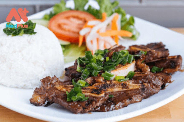 R12. Grilled Lemongrass Beef Short Ribs Rice-燒香茅牛肋骨飯- Cơm Sườn Bò Nướng Xả