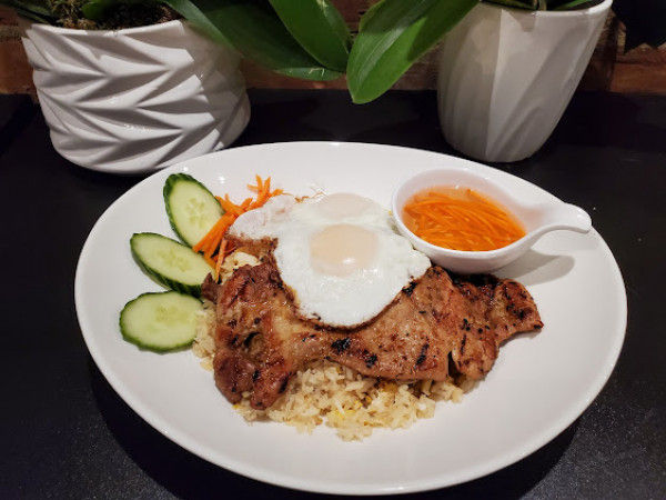 8.Grilled Chicken, Fried Eggs