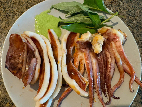 #10.GRILLED SQUID-燒魷魚-MỰC 1 NĂNG NƯỚNG MUỐI ỚT