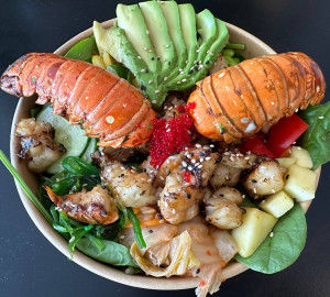 106. Poké bol HOMARD GRILLÉ
