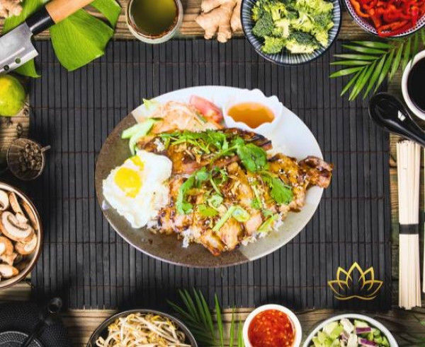 44. Poulet porc oeuf Riz