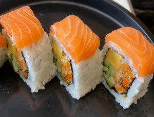 Uramaki Saumon épicé