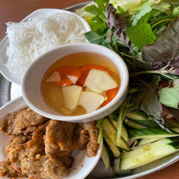 S9: BÚN CHẢ CÁ KHÔ - Galettes de poisson frit