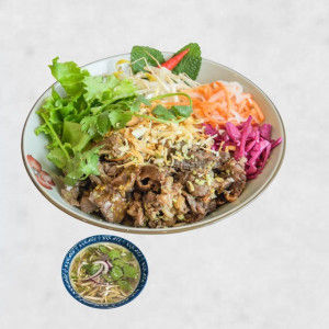 M3. Pho mixte au boeuf sauté à la citronnelle