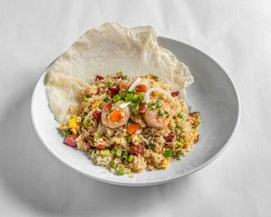 Riz frit avec crevettes/ Fried rice with shrimp