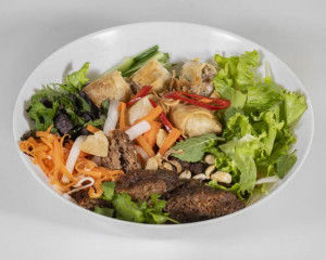 Fried Spring Rolls and Grilled Pork with Rice Noodles / Bún Chả Giò, Thịt Heo Nướng