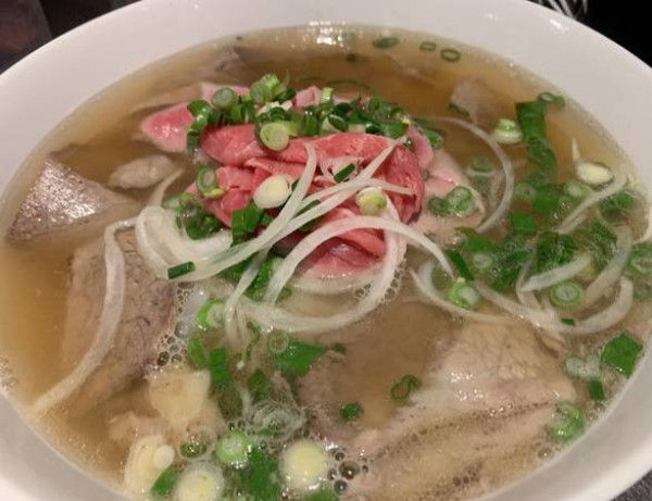 P4: PHỞ TÁI CHÍN - Soupe tonkinoise au boeuf saignant et flancs bien cuits