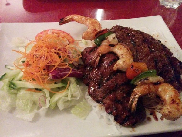 G6: BÒ - TÔM NƯỚNG - Brochettes de crevettes et boeuf grillés