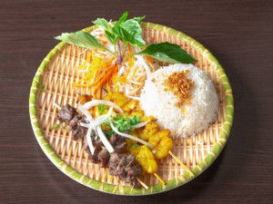 207. Grilled Shrimp, Beef and Chicken on Rice