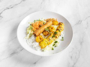 315. Grilled Chicken, Shrimp, and a Spring Roll on Vermicelli