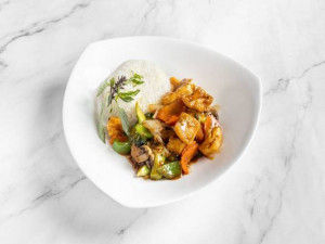 219. Tofu in a Spicy Saté Sauce with Vegetables on Rice