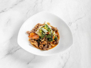 7. Crispy Beef with Lemongrass and Vegetables in a Sweet-and-Spicy Sauce