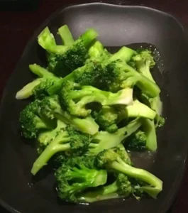 57. Brocoli à l'ail / Garlic Broccoli