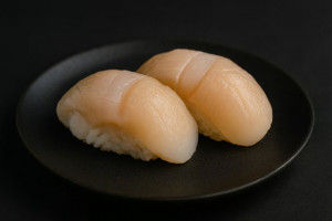 N8. NIGIRI PÉTONCLE HOTATEGAI