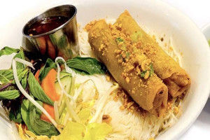 50. Rouleaux impériaux végétarien (2)