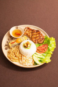 Cơm Tấm Sài Gòn  / Sai Gon "3 Colors" Broken Rice