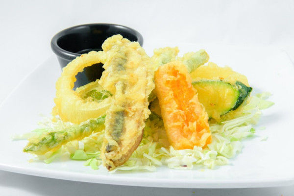 E2. Végé / Veggie Tempura ( 3mcx )