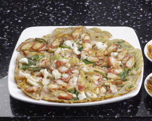 Haemool-pajeon (Seafood Pancake)