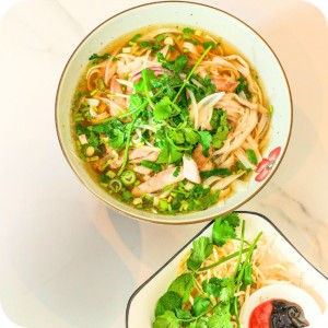 P1. Pho au cuisse de poulet 