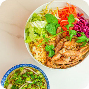 M3. Pho mixte au porc barbeque