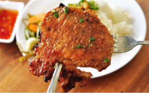 R6. Grilled Meat on Rice / Cơm Thịt Nướng