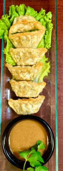Dumplings frits Végé avec sauce d'arachide (6)