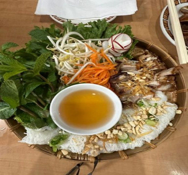 F2. CHEVEUX D’ANGE (VERMICELLE) AVEC PORC ROTI/BÁNH HỎI HEO QUAY/⽕⾁檳海檬