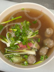 16A. Rare beef and beef ball rice noodle soup