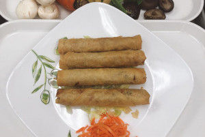 101. Chả giò (tôm, thịt gà, rau cải)