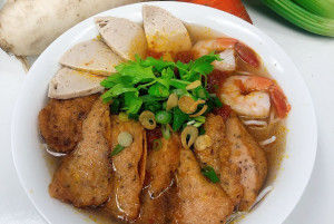 211. Vietnamese Fried Fish Cake, Shrimp & Sausage
