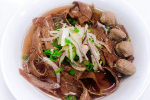 314. Well Done Beef & Beef Ball Rice Noodle Soup