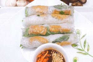 602. Vegetables & Tofu Fresh Rolls