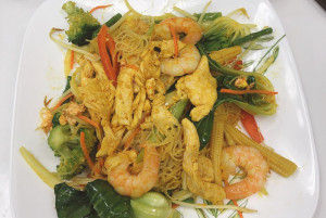 808. Singapore Style Stir Fried Vermicelli