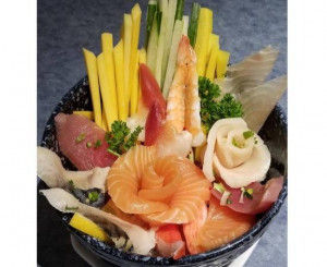 Chirashi sushi