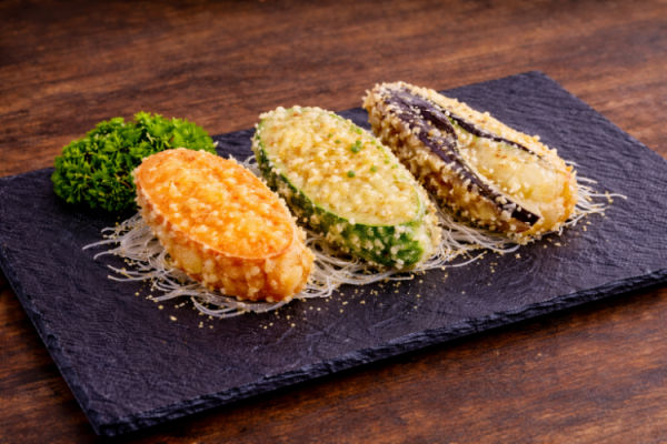 E2. Végé / Veggie Tempura ( 3mcx )