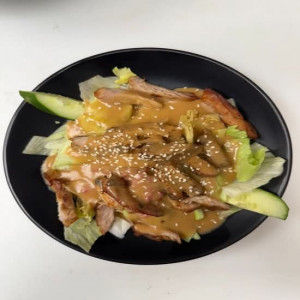 13.Salade de poulet ou bœuf à la sauce d'arachides