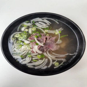 21.Phở tái