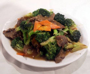 60a. Poulet ou boeuf avec Brocoli / 西兰(鸡)牛