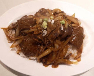 36. Boeuf à la sauce aux huîtres avec riz / 蚝油牛饭